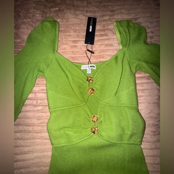 Elegant Green Long Sleeve Dress - Picture 5 of 6